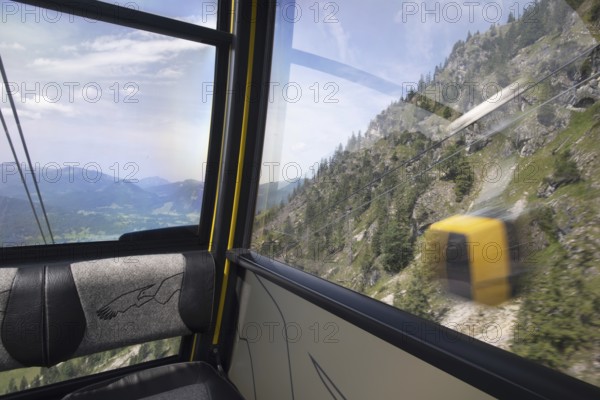 Gondolas of the Nebelhornbahn between the Seealpe and Höfatsblick stations, Oberstdorf, Allgäu