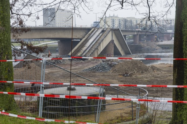 After the partial collapse of the Carola Bridge, demolition work was prepared, Dresden, Saxony,