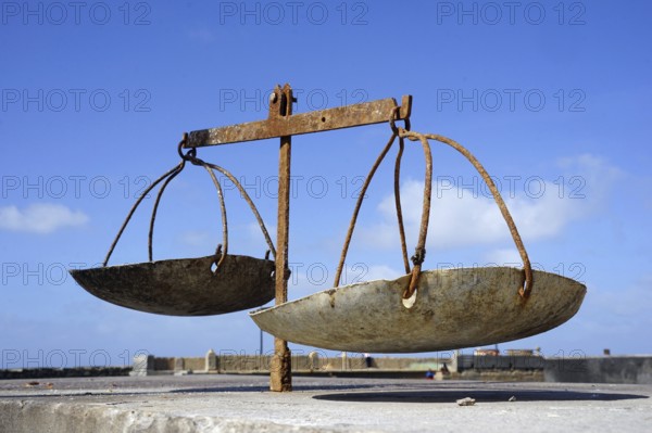 Scales, old scales, fish market, port of Ponta do Sol, fishing port, Boca de Pistola, Ponta do Sol,