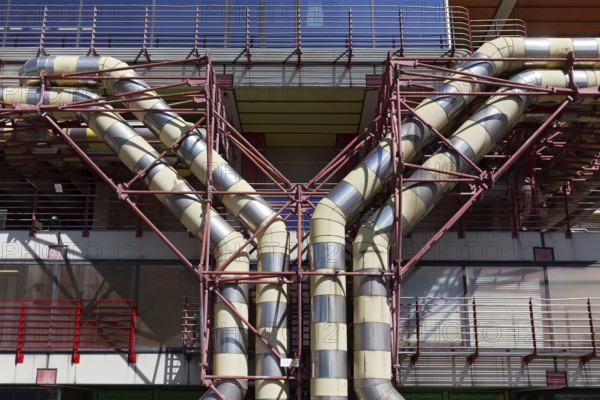 Façade with visible building technology, RWTH Aachen University Hospital, University Hospital,