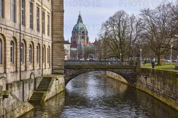 Leineschloss, Leineschlossbrücke, castle, facade, sandstone architecture, sandstone staircase,