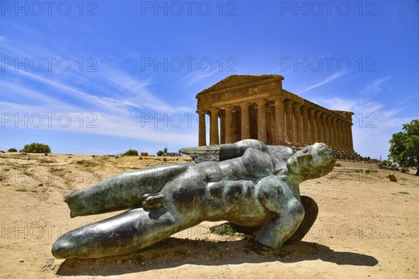Statue of the fallen Icarus in front of the Temple of Concordia in the Valley of the Temples near