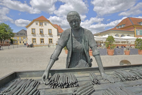 Sculpture Asparagus Woman by Franz Müller-Steinfurth 1990, market woman, market stall, sale,