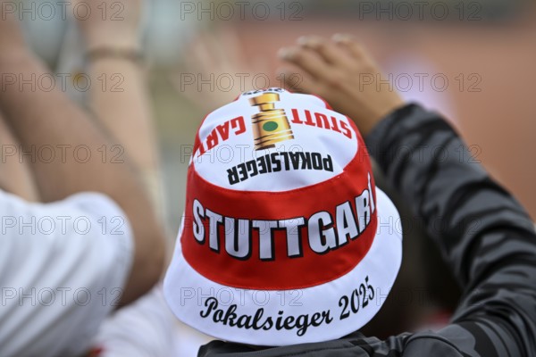 Fan clothing, hat, cap, Cup Winner 2025 lettering, victory celebration, VfB Stuttgart team