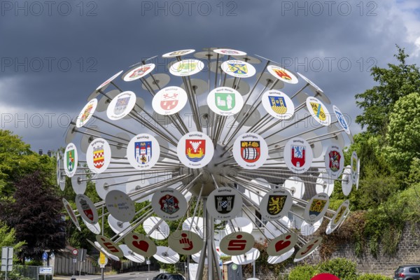 The coat of arms tree of Bergneustadt in the Oberbergischer Kreis, 102 panels show the coats of