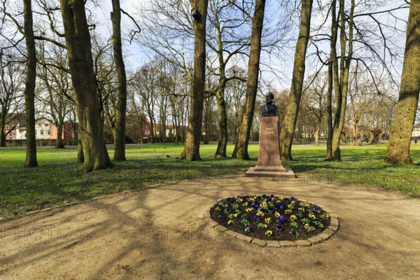 Monument to the writer Theodor Storm, bust by sculptor Adolf Brütt, Husumer palace gardens, Husum,