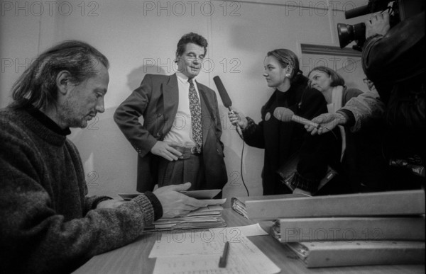 Germany, Berlin, 02.01.1992, Joachim, Gauck, first day of Stasi files - access for civil rights