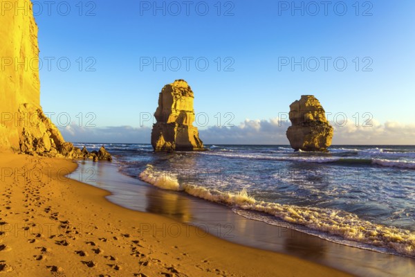 Travel to the edge of the earth. Australian state of Victoria. The Twelve Apostles - a group of