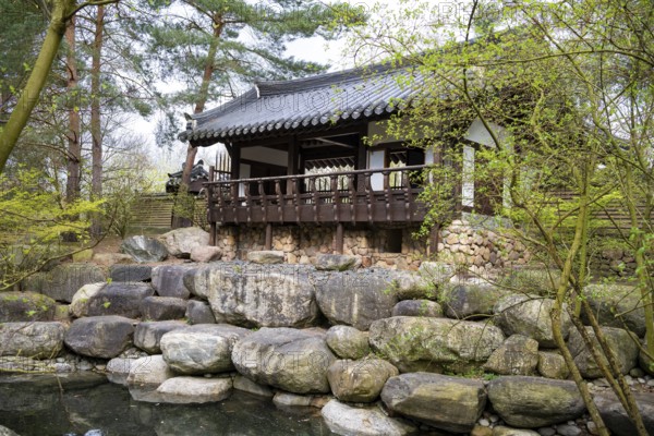 Traditional Korean house, Kye Zeong, Pavilion by the water, Korean Garden, Gardens of the World,