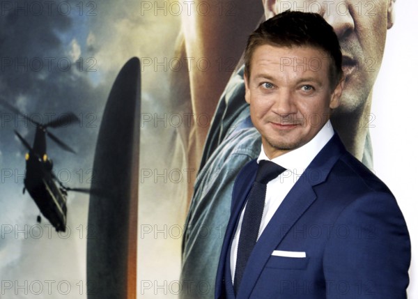 Jeremy Renner at the Los Angeles premiere of 'Arrival' held at the Regency Village Theater in
