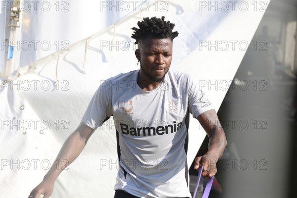 Edmond Tapsoba (Bayer 04 Leverkusen) during strength training at the Bayer 04 Leverkusen training