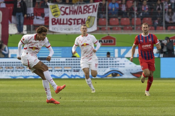 Football match, Antonio NUSA RB Leipzig left, concentrated and with a shot in the direction of the