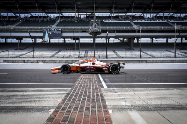 RYAN HUNTER-REAY (23) of Fort Lauderdale, Florida crosses the yard of bricks during a practice