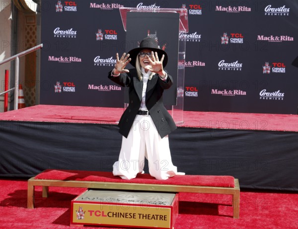 Diane Keaton at Diane Keaton Hand- and Footprint Ceremony held at the TCL Chinese Theater in