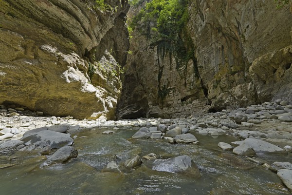 Inside impressions of the Lengarica canyon. Bathing shoes are highly recommended to walk in the