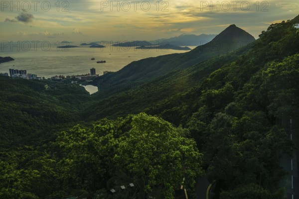 Evening of Hong Kong seen from Victoria Peak. Shooting Location: Hong Kong Special Administrative
