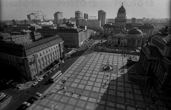 Germany, Berlin, 10.11.1991, Gendarmenmarkt, (former Platz der Akademie), View from the French