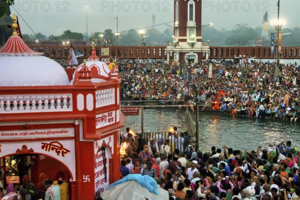 Ganga ghat temple, Har Ki Pauri, Haridwar, Uttarakhand, India, Asia
