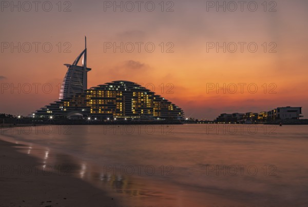 A picture of the Jumeirah Public Beach, the Jumeirah Marsa Al Arab Hotel and the Burj Al Arab