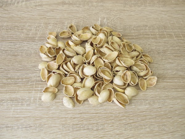 Pistachio shells for crafting