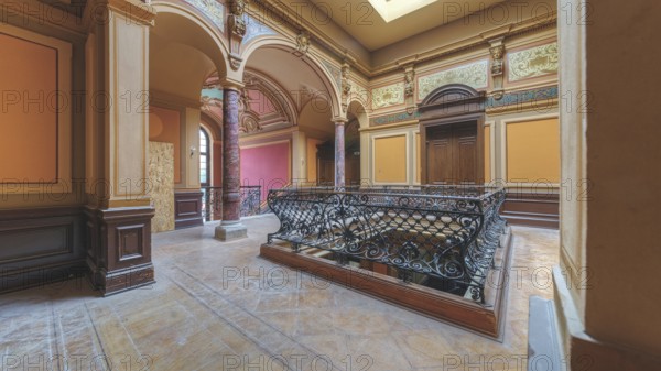 Impressive room with balcony, ornate railing and colourful ceiling, Villa Woodstock, Lost Place,