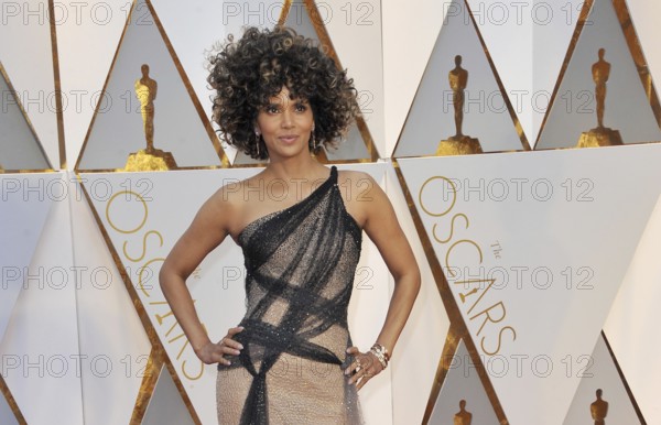 Halle Berry at the 89th Annual Academy Awards held at the Hollywood and Highland Center in