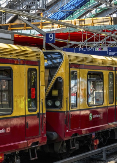 S-Bahn, platform and construction work at Berlin Ostbahnhof, Friedrichshain, Berlin, Germany,