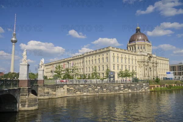 North façade, corner of west façade, Spreekanal Kupfergraben, Humboldt Forum, Schlossplatz, Mitte,