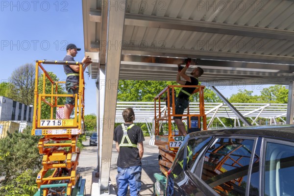 Construction of a carport photovoltaic system, 144 parking spaces will be covered on the car park