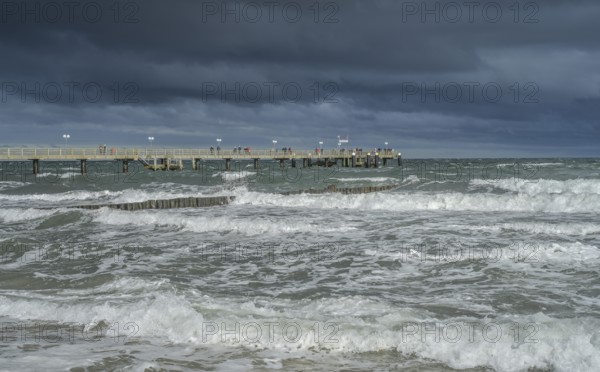Storm, bad weather, waves, beach, Baltic Sea, pier, Kühlungsborn, Rostock district,