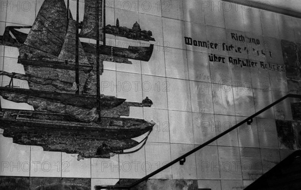 GDR, Berlin, 17 June 1990, Potsdamer Platz S-Bahn station, 28 years of ghost station, wall mosaic,