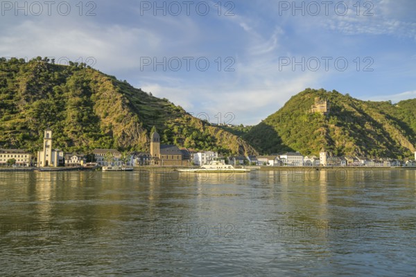 Sankt Goarshausen on the Rhine, Katz Castle top right, Loreleykreis, Rhineland-Palatinate, Germany,