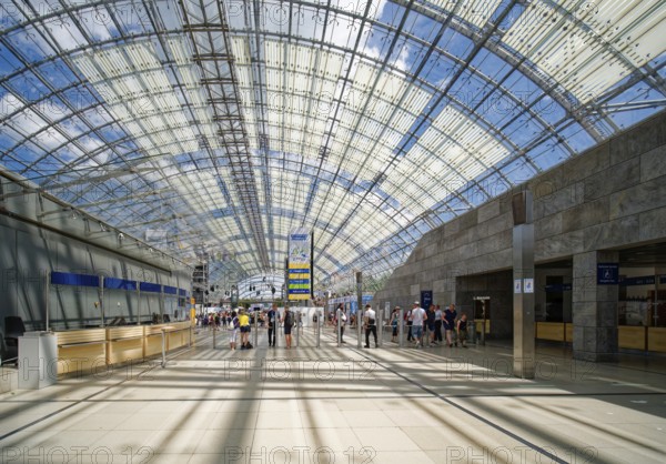 New Leipzig Trade Fair Centre, Leipzig Trade Fair, with glass entrance hall, interior view, trade