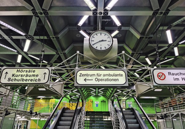 Listed RWTH Aachen University Hospital, interior photo of foyer, high-tech architecture, North