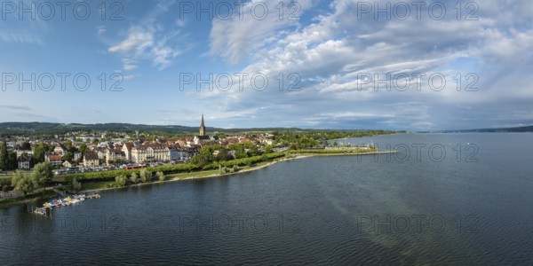 Luftbild, Panorama von der Stadt Radolfzell am Bodensee mit Bootshafen und Hafenmole, Landkreis