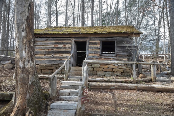 Clinton, Tennessee - The Dan'l Boon cabin at the Museum of Appalachia, a collection of pioneer