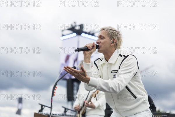 Felix Brummer (Felix Kummer), singer of Kraftklub at a secret gig of the band at the Rock am Ring