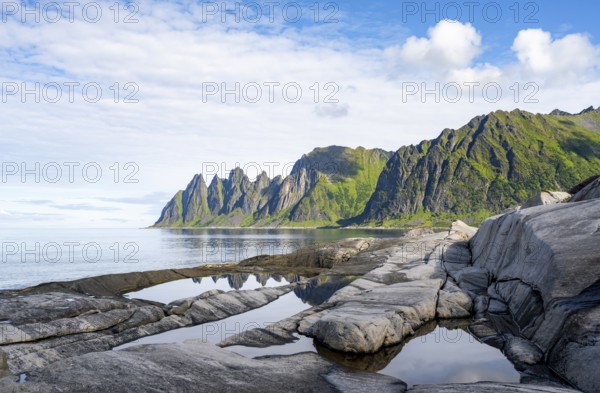 Tidal pools, rocky coast of Tungeneset, Devil's Teeth, Devil's Teeth, Okshornan, Ersfjorden, Senja