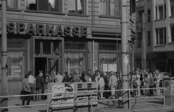 GDR, Berlin, 25 May 1990, queuing for applications for monetary union, savings bank in