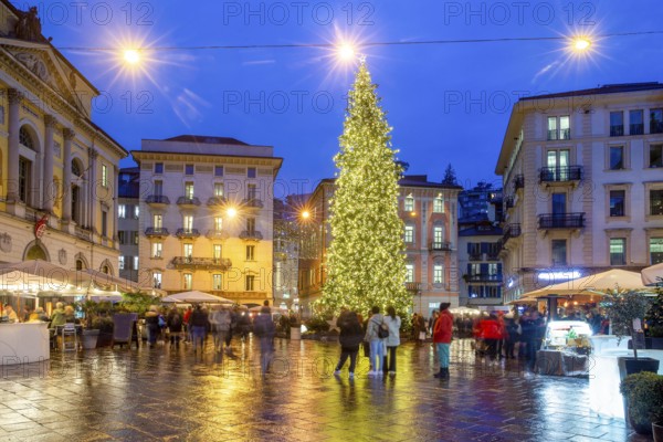 Christmas tree in Lugano, the center of the Reformation Square (Piazza della Riforma) . The disco
