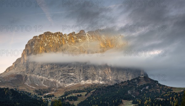 Breathtaking views of the Mountain peaks of Langkofel or Saslonch, mountain range in the dolomites