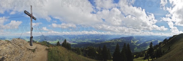 Panoramic view from Bärenköpfle, Nagelfluhkette Nature Park, Sonthofen and the Allgäu Alps in the