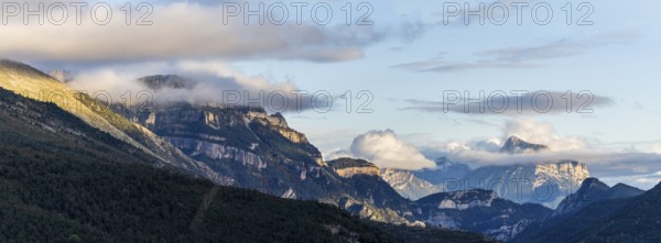 Castillo Mayor (2020 m) and foothills of the Sestrales, Ordesa i Monte Perdido National Park,