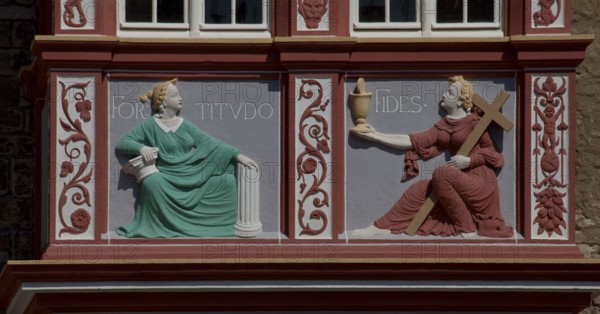Wolfgangbau, 1538-39 by Andreas Günther, western oriel on the courtyard side with sculptural