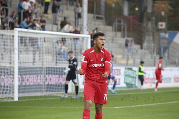 Yann Sturm (SC Freiburg II / U23) celebrates the 1-0 Tor tor by Marco Wörner (SC Freiburg II / U23)