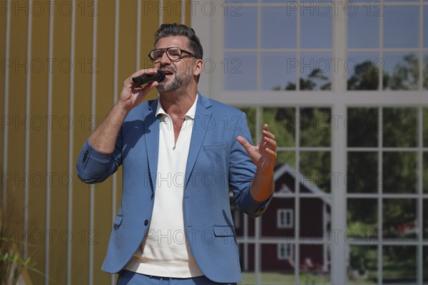 Andre Stade (singer, musician) on the ARD TV programme Immer wieder sonntags, Rust, Germany /