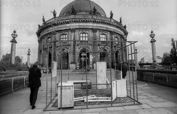 Germany, Berlin, 19 October 1991, art action by Tacheles, on the Monbijou Bridge, in front of the