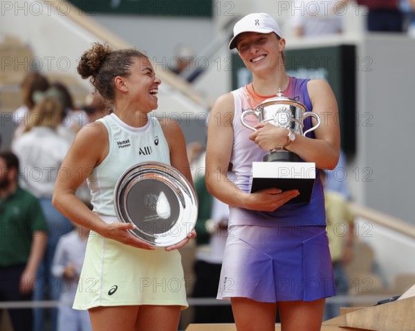 French Open 2024 Champion Iga Swiatek of Poland and runner up Jasmine Paolini during the trophy