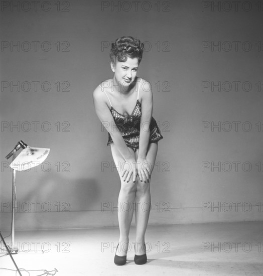 Sweden 1948. Kristoffersson Ref AT46-9 Woman in photo studio back in the day. A young woman with
