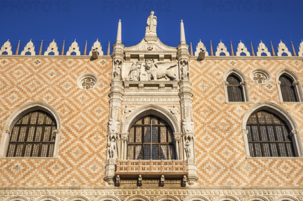 Prachterker, relief of the Lion of St Mark, detail of the façade, Doge's Palace, Venice, Italy,